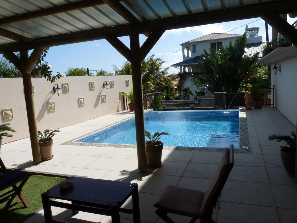 Blue Pearl Resort La Gaulette Exteriör bild