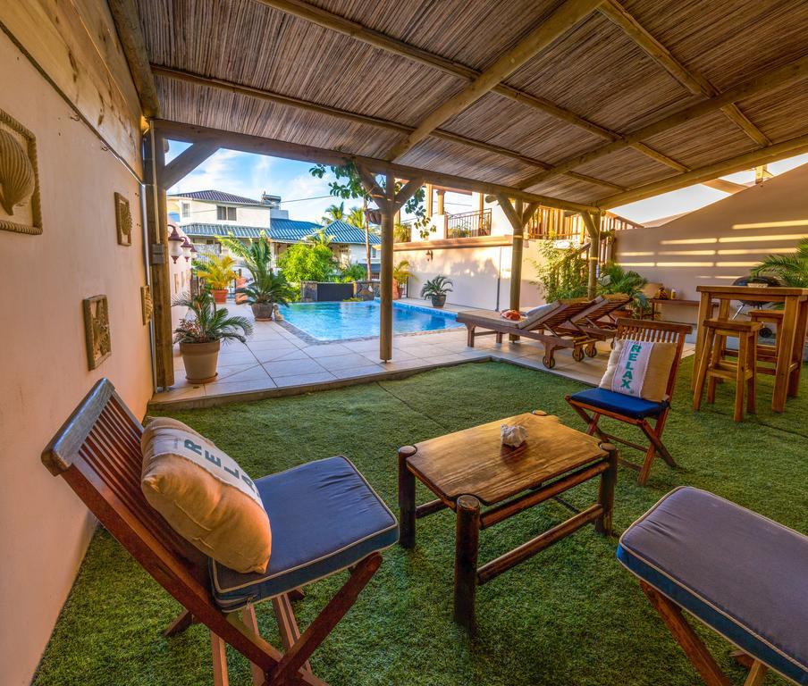 Blue Pearl Resort La Gaulette Exteriör bild